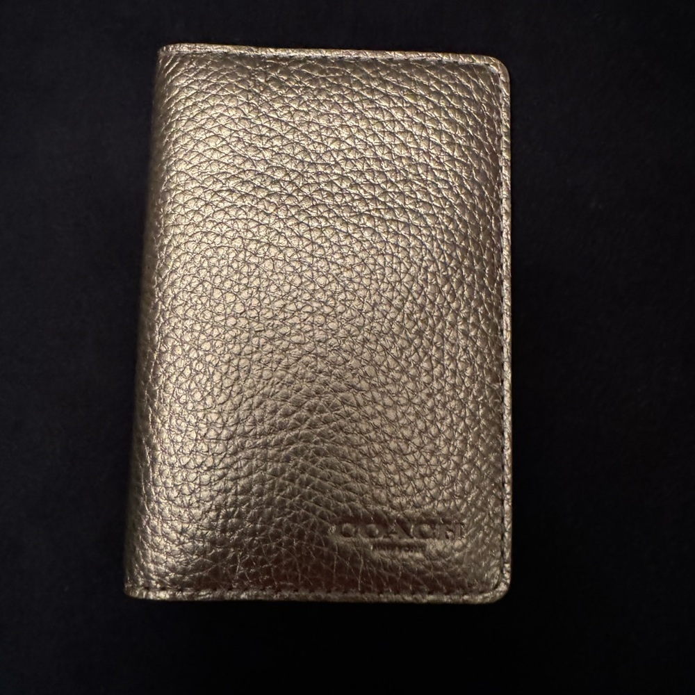 BNWT.- Coach card holder